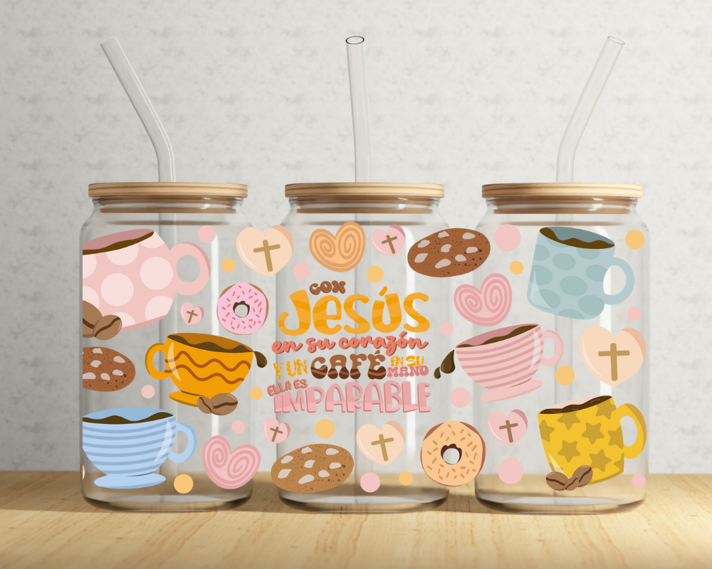 Con Jesus en su corazón y un café en la mano, ella es imparable